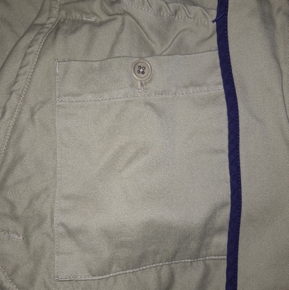 An A.C. Jackets khaki colored Golf jacket in an XL. 100% cotton. - Picture 8 of 8